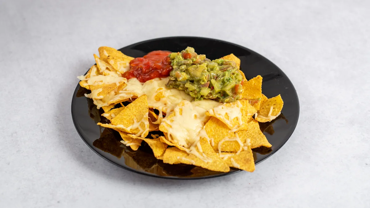 Nachos s cheddar omáčkou