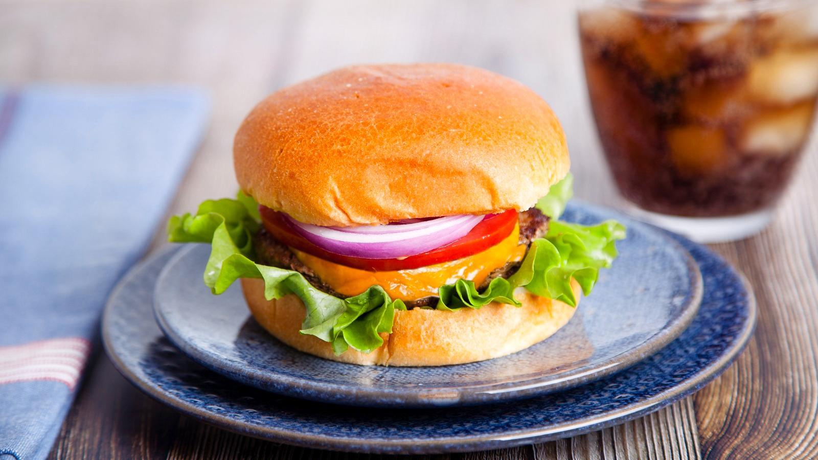Classic Cheeseburger
