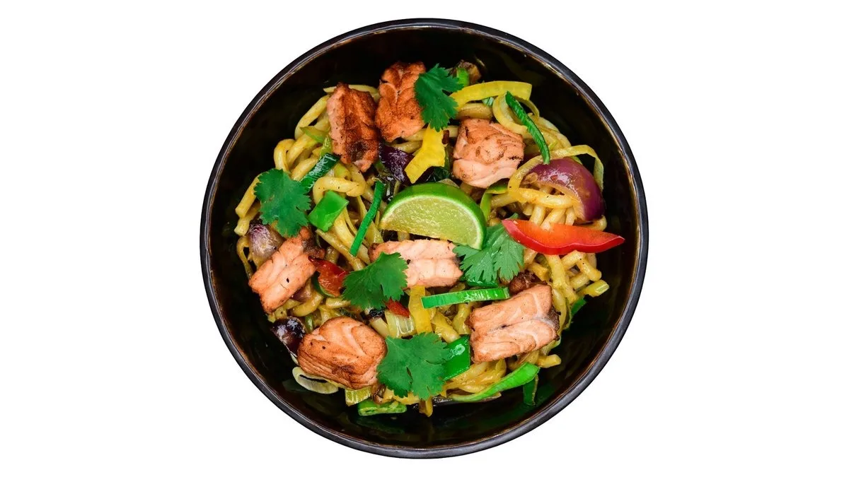 Salmon curry udon