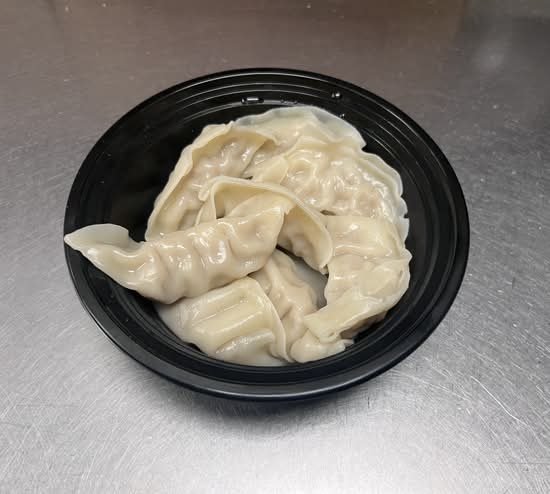6. Steamed Dumpling (8) 水饺