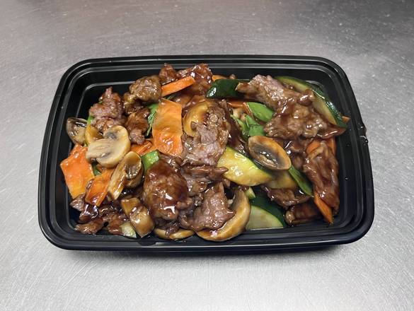 81. Beef with Mushrooms 蘑菇牛 大