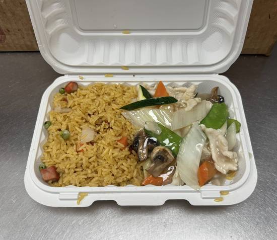 C4. Moo Goo Gai Pan 蘑菇鸡片（晚餐）