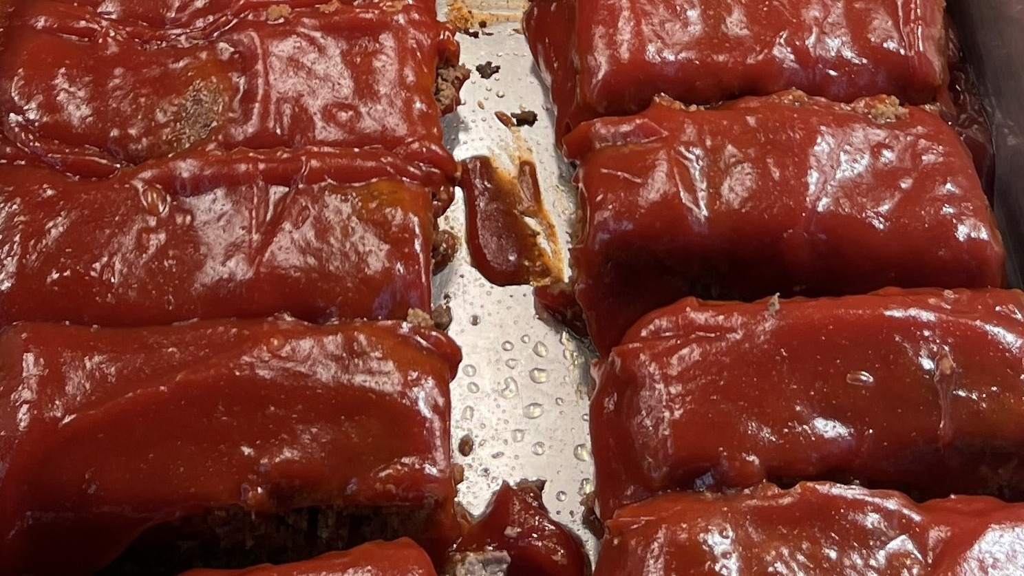Meat loafs plate every Tuesday (10:00 am to 3:00 pm)