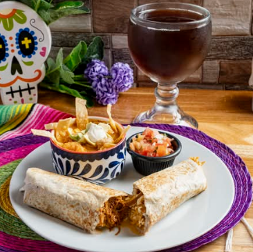 Burrito Pollo y Carne + Sopita Chaparra + Té Frío GRATIS