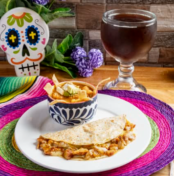 Quesabirrias + Sopita Chaparra + Té Frío GRATIS