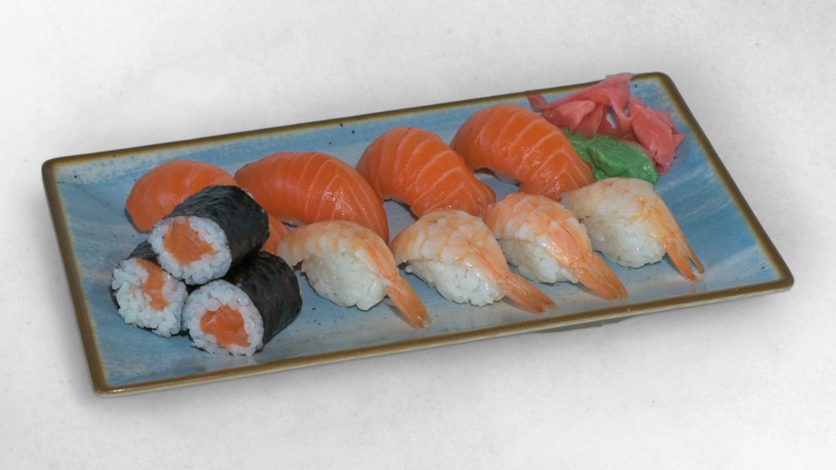 J11. Lachs Ebi Sushi