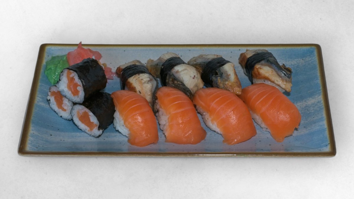 J15. Lachs Unagi Sushi