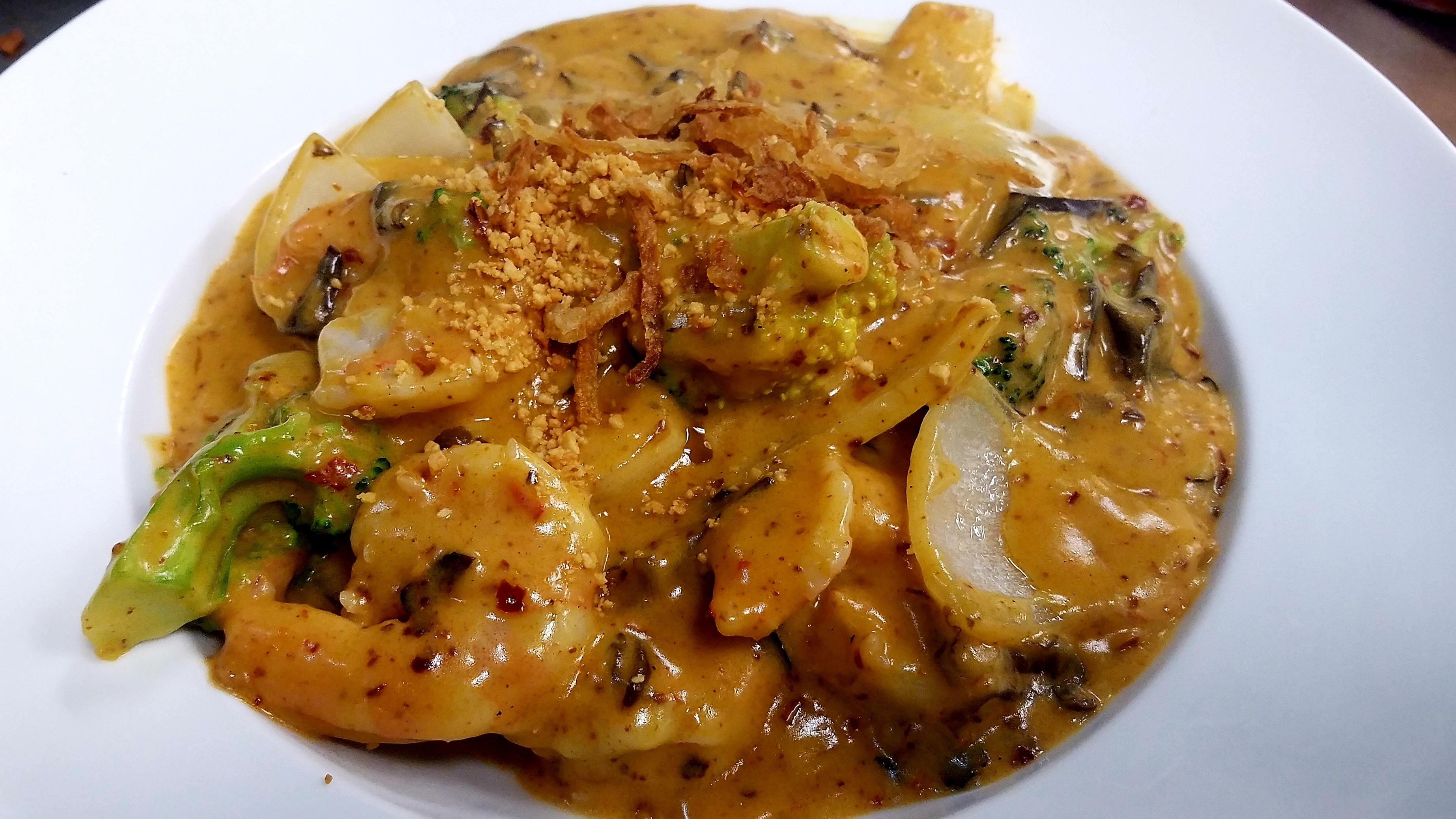F5. Tôm Hoặc Gà Xào Lăn