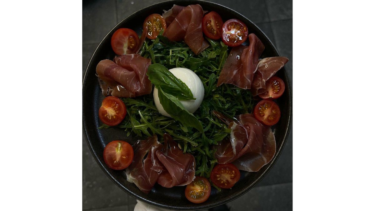 Burrata cu Rucola, Roșii Cherry