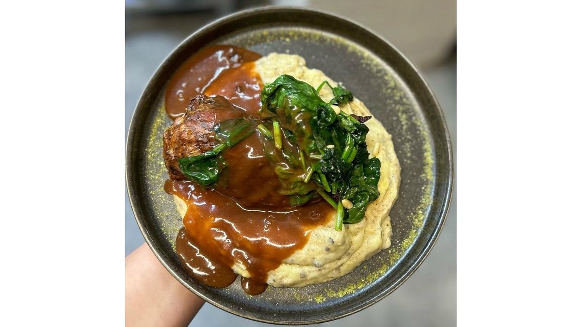 Ciolan de Miel gătit lent/ Puree de Trufe/ Baby Spanac