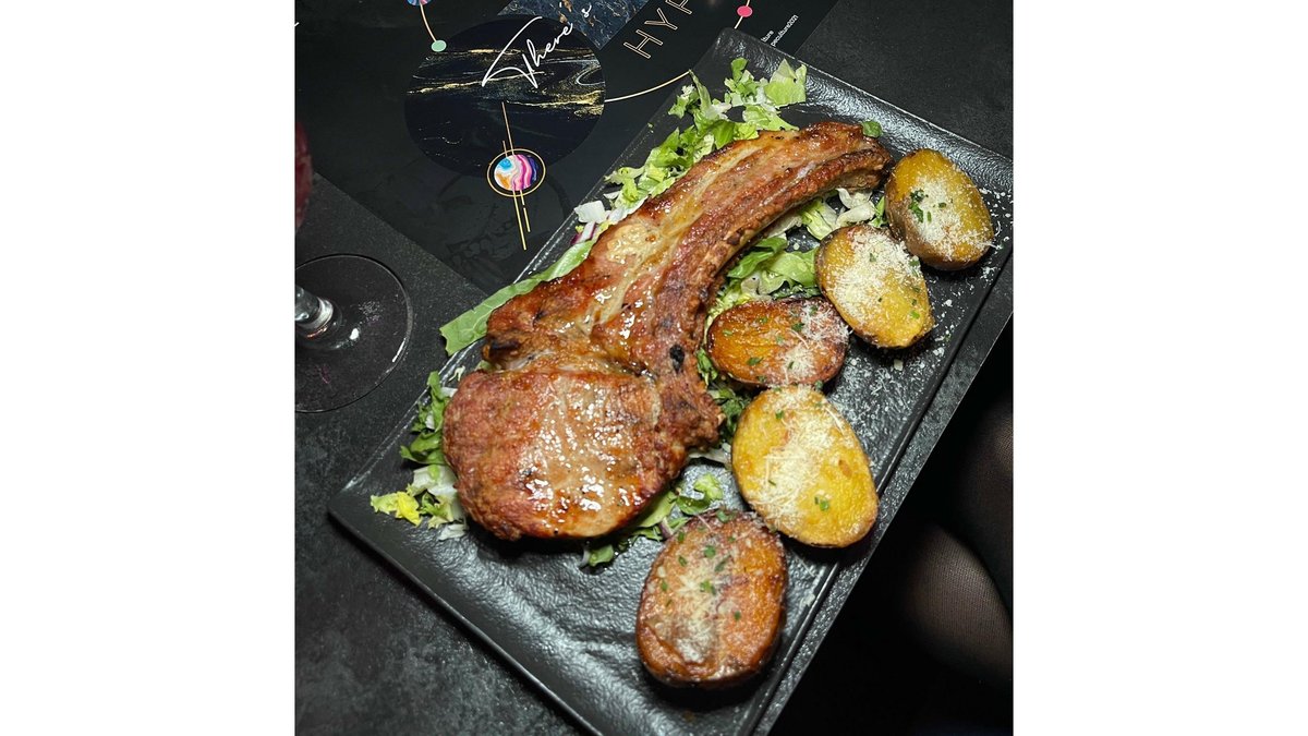 Cotlet de Porc cu os la josper/ Cartofi la cuptor cu Parmezan