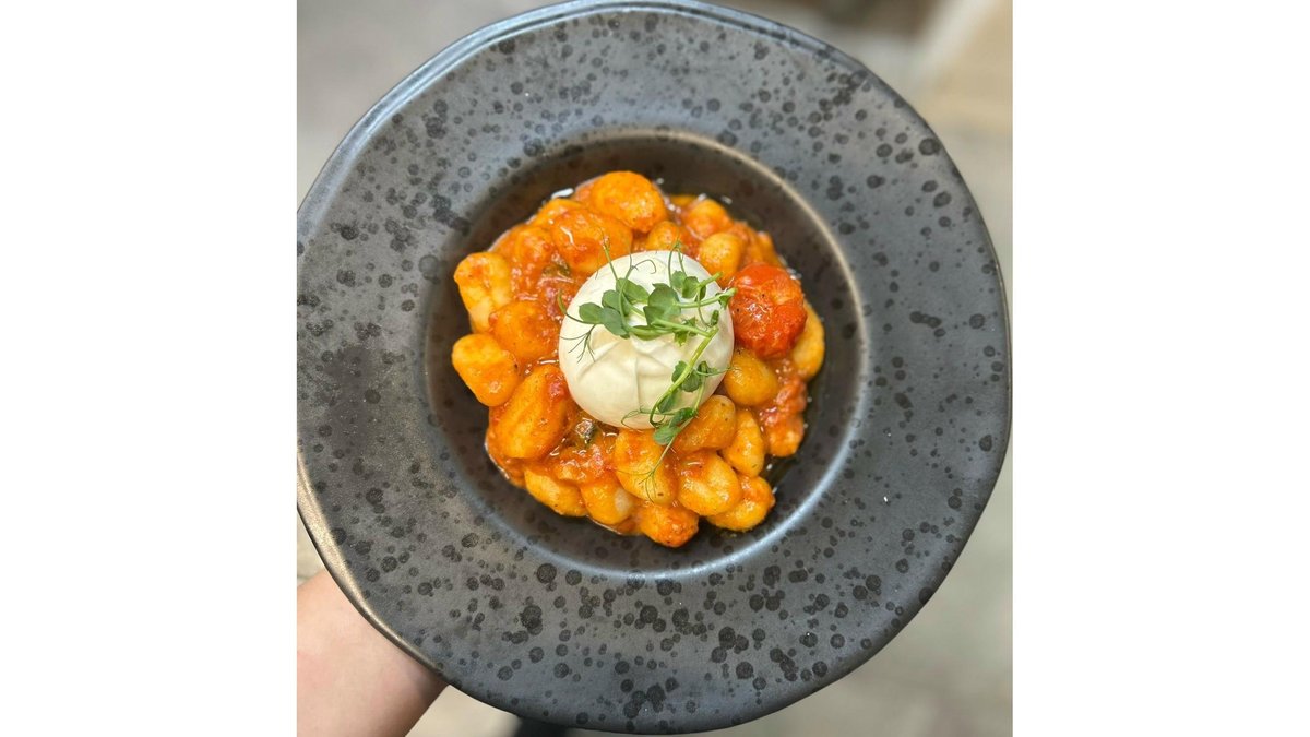 Gnocchi con Pomodori, Basilico and Burattina