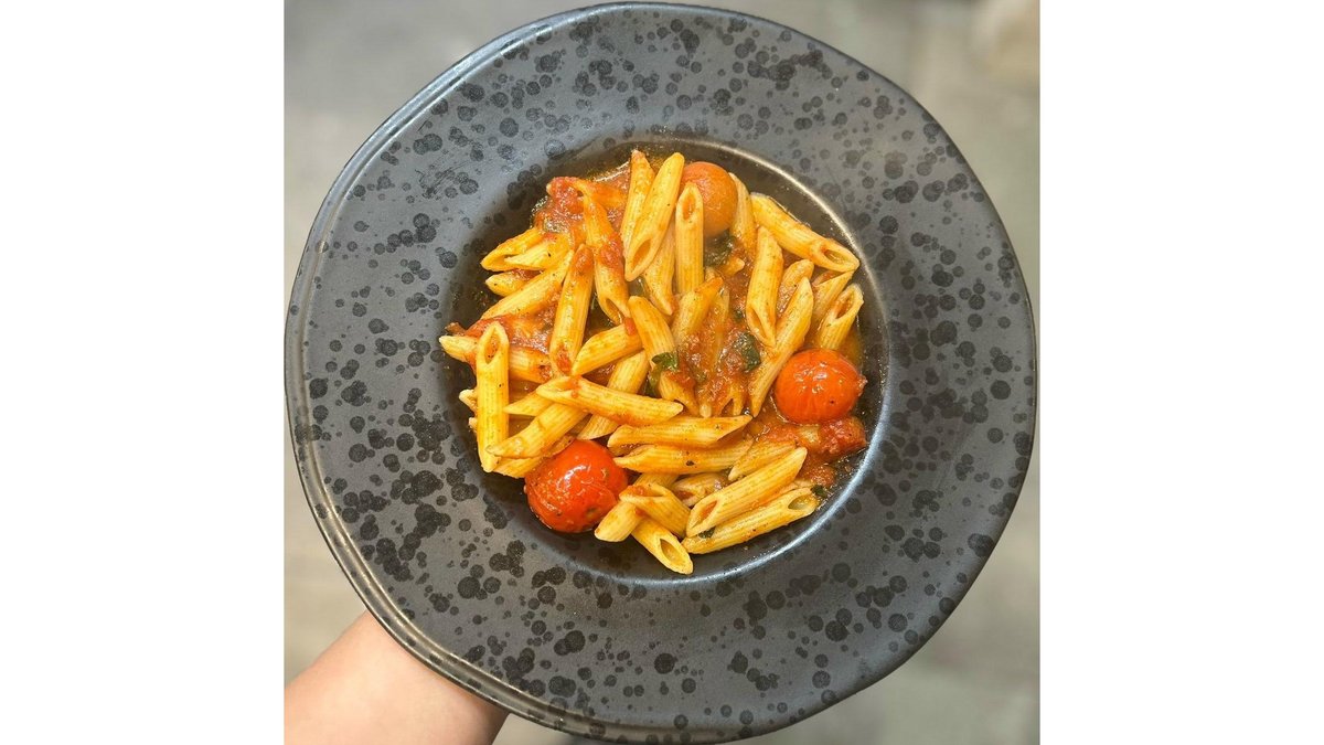 Penne Pomodoro Fresco și Basilico