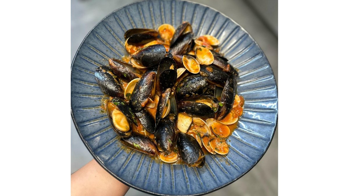 Sautè di Cozze and Vongole