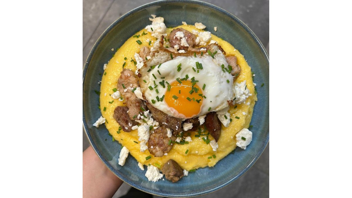 Tocanita Moldoveneasca cu Mamaliguta ,Ou ochi and Telemea Rasa