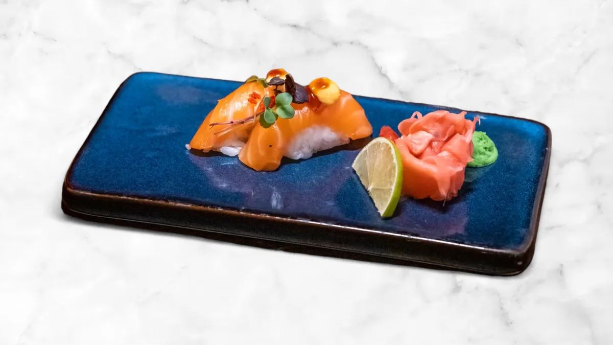Lax Nigiri