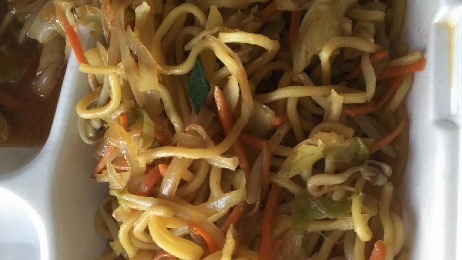 Chicken Yakisoba Entrée