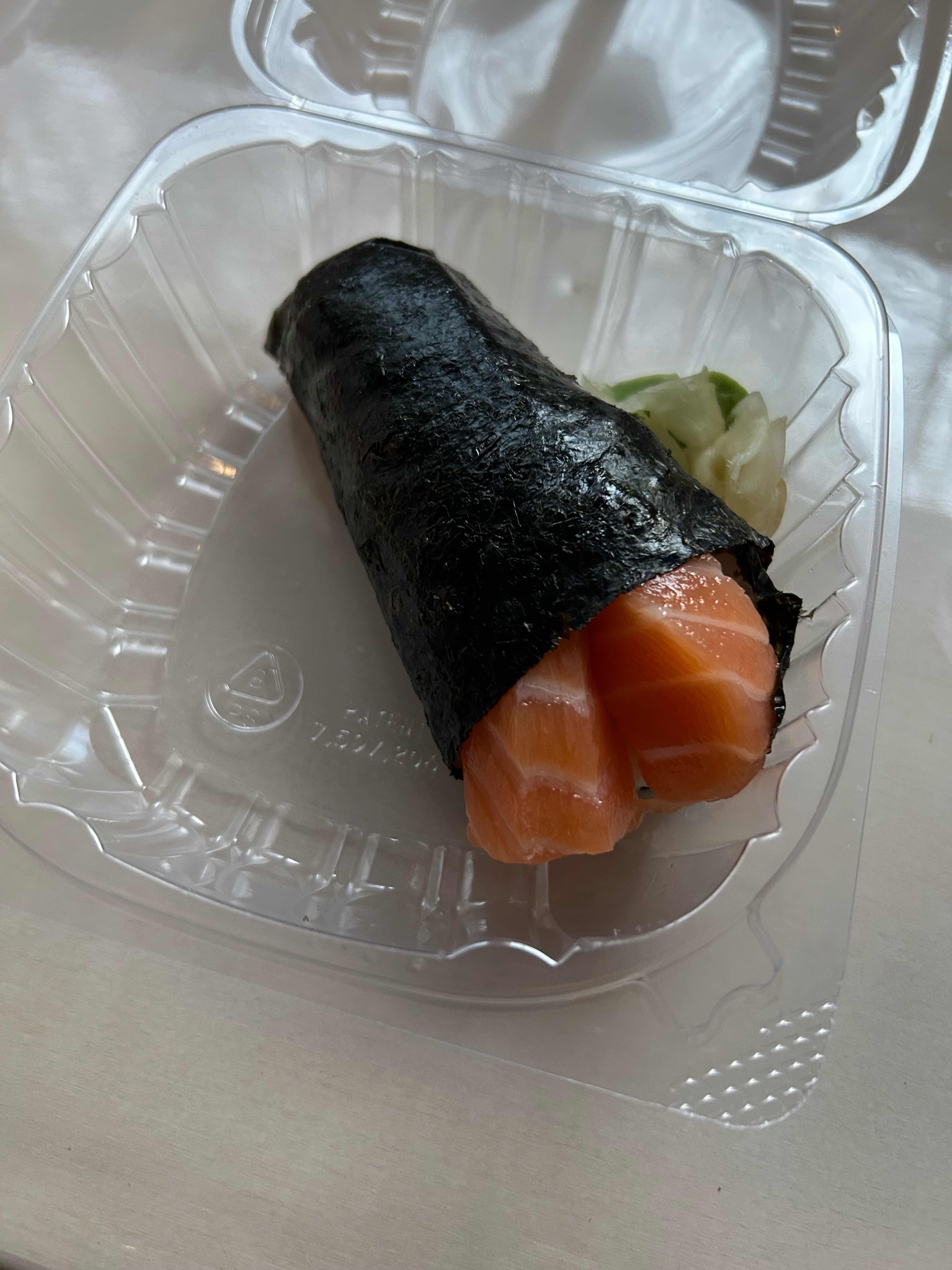 Salmon Hand Roll