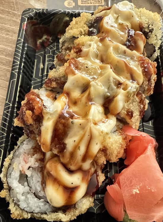 Crispy Alaska Roll (Fried Tempura Shrimp, Crab, Mayo)