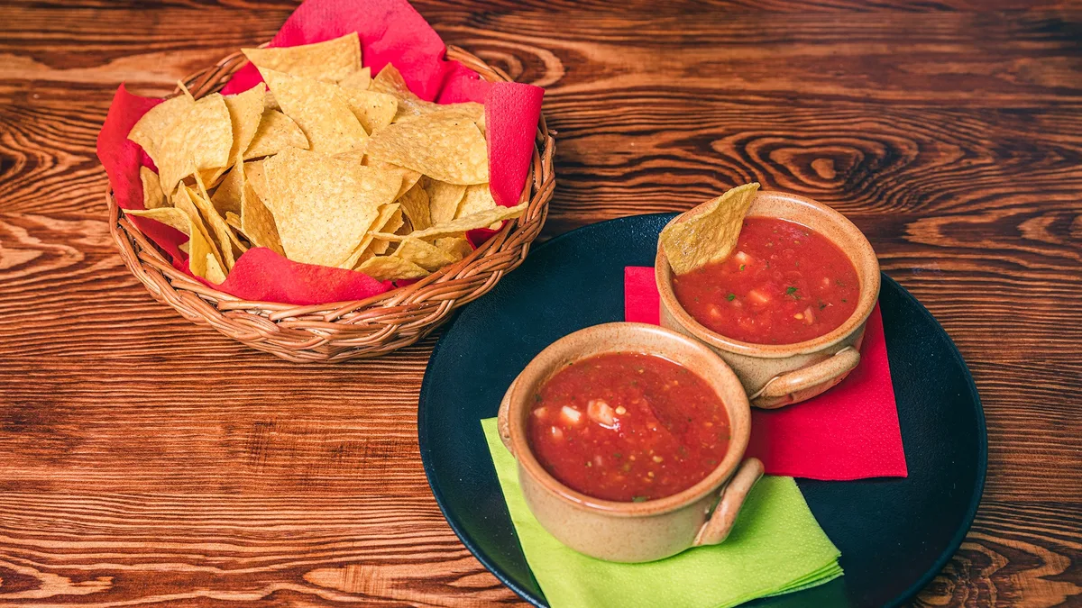 Chips és Salsa