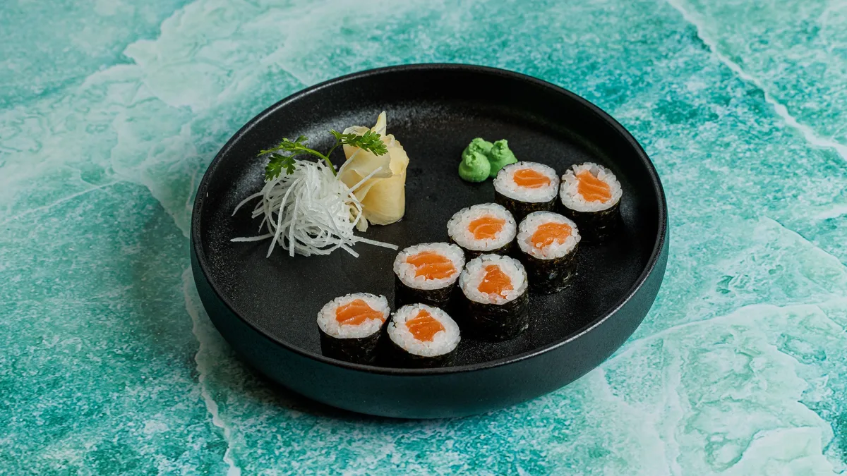 Sake Hosomaki