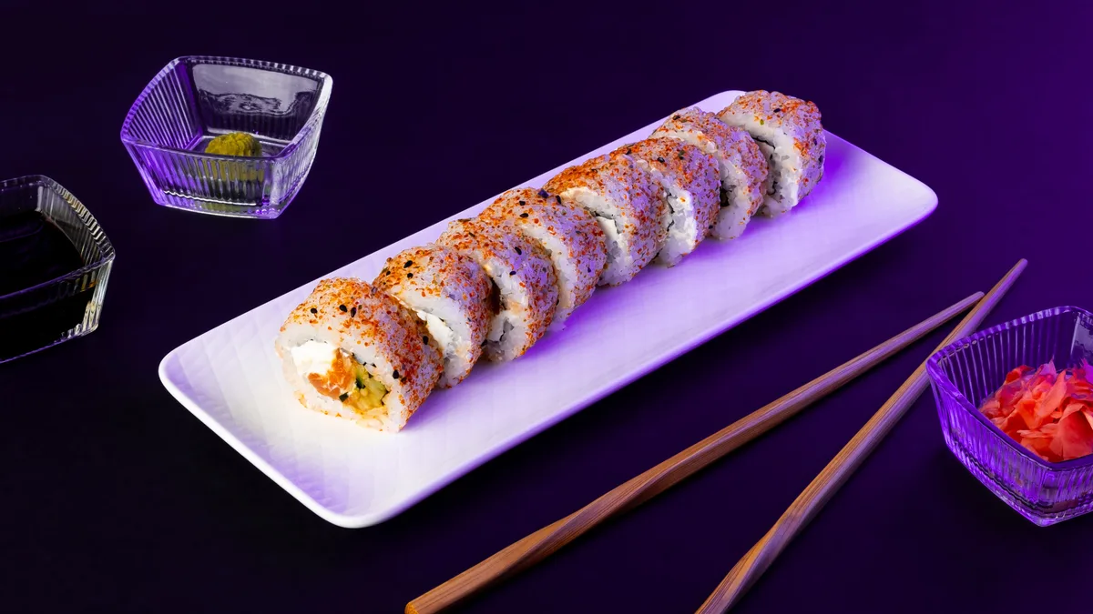 Spicy salmon with cucumber