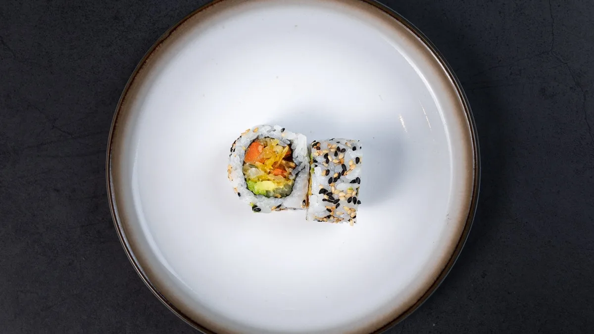 Uramaki Veggie Roll (V)