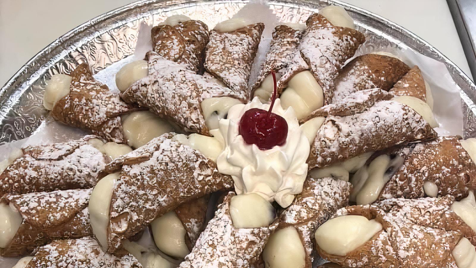 8 Mini Cannoli