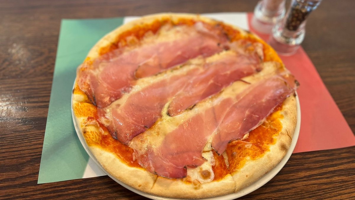 Pizza Speck and Scarmoza