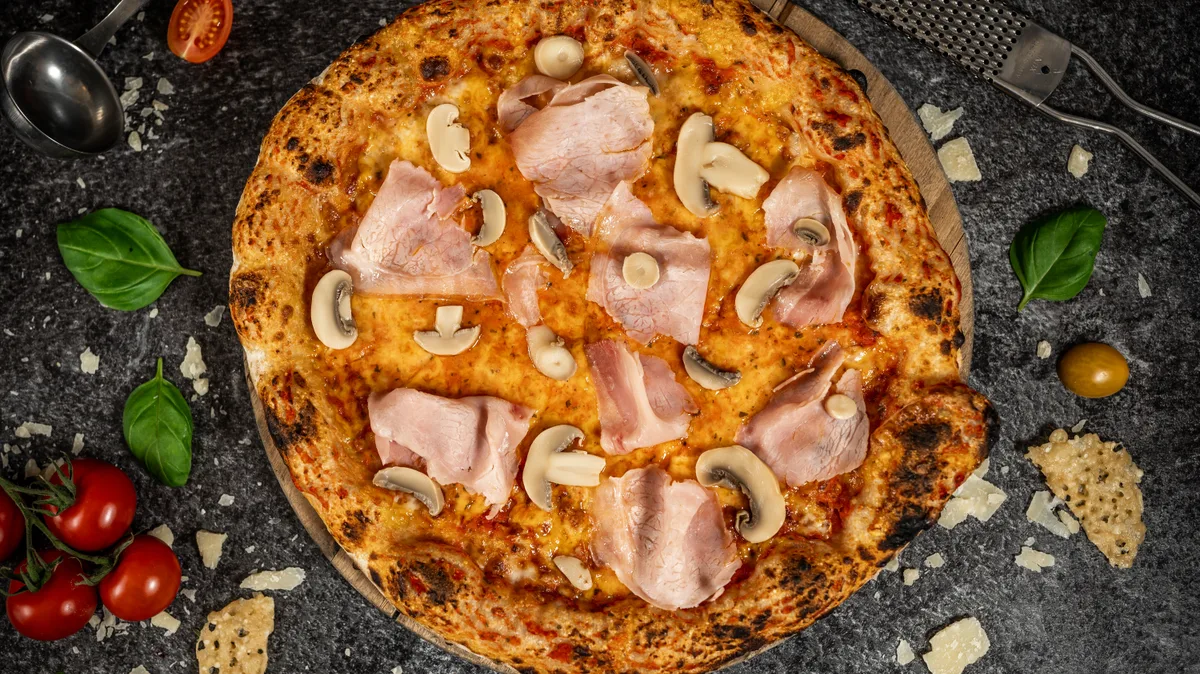 Prosciutto e funghi