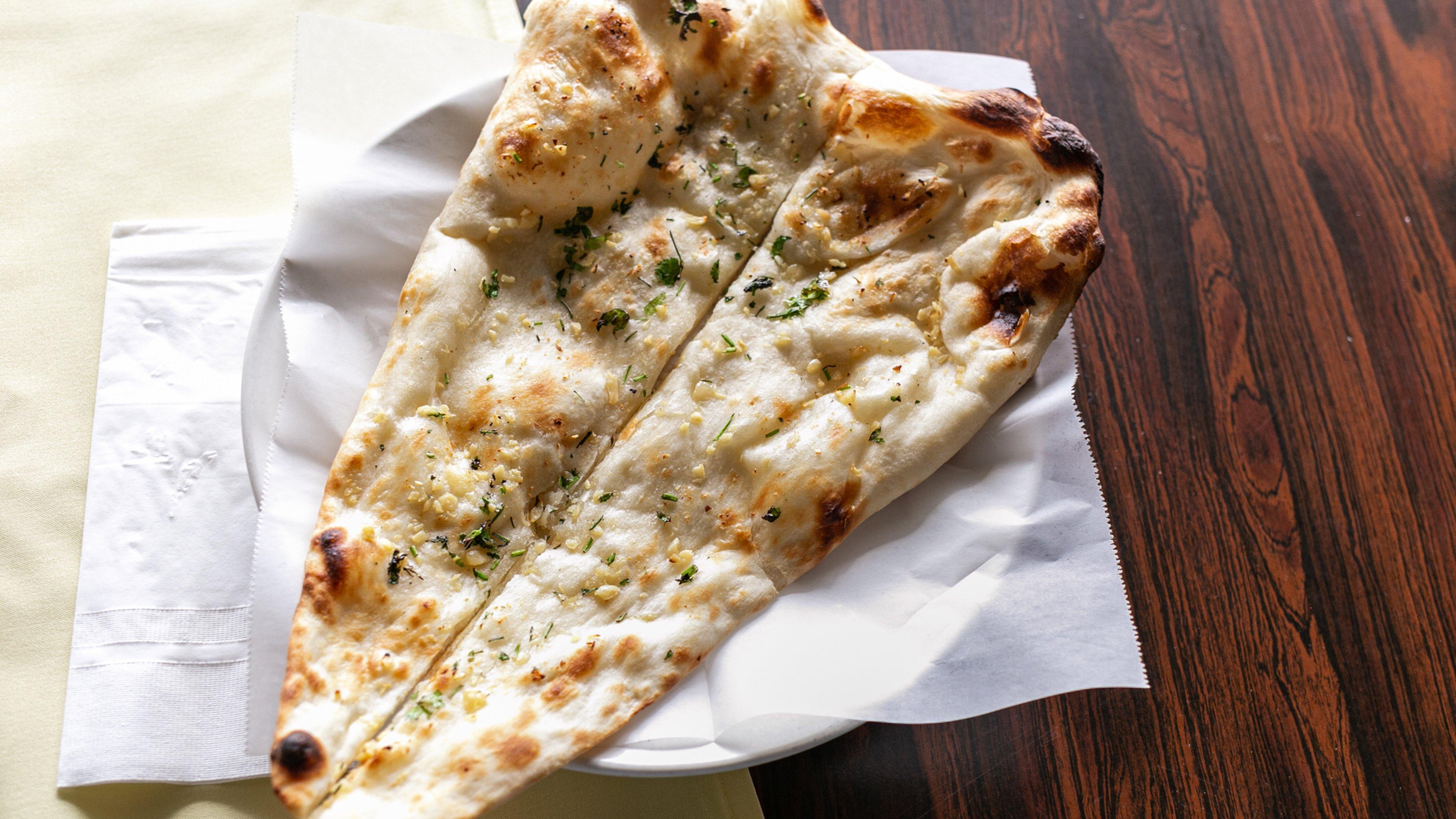GARLIC NAAN