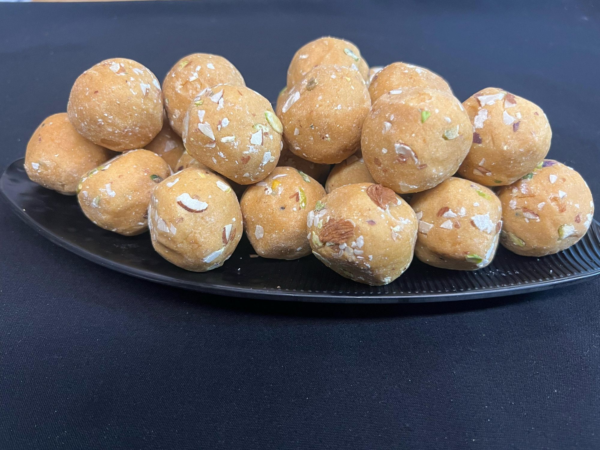 Besan Laddu (1lb)