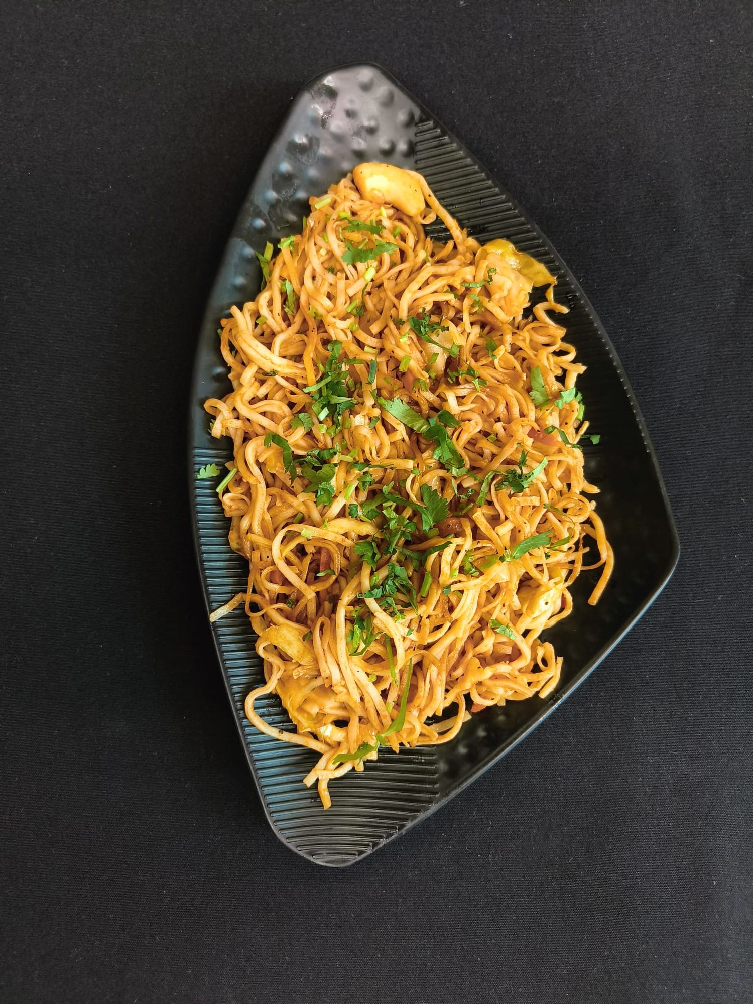 Veg Noodles ( Schezwan/Hakka}