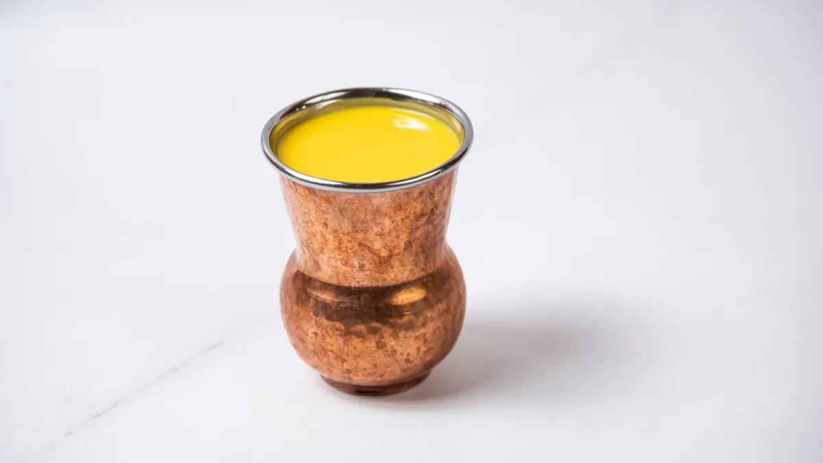 Mango lassi