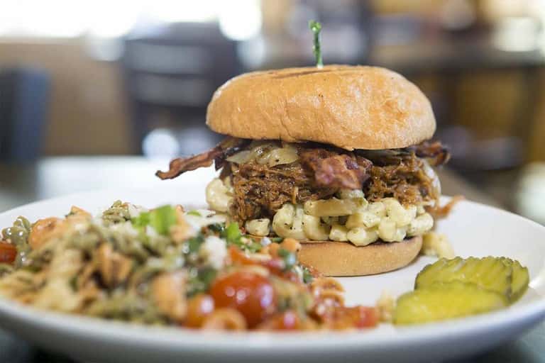 Mac n' Cheese Pulled Pork Sandwich