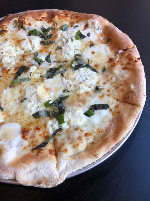 Pizza Blanca (14")