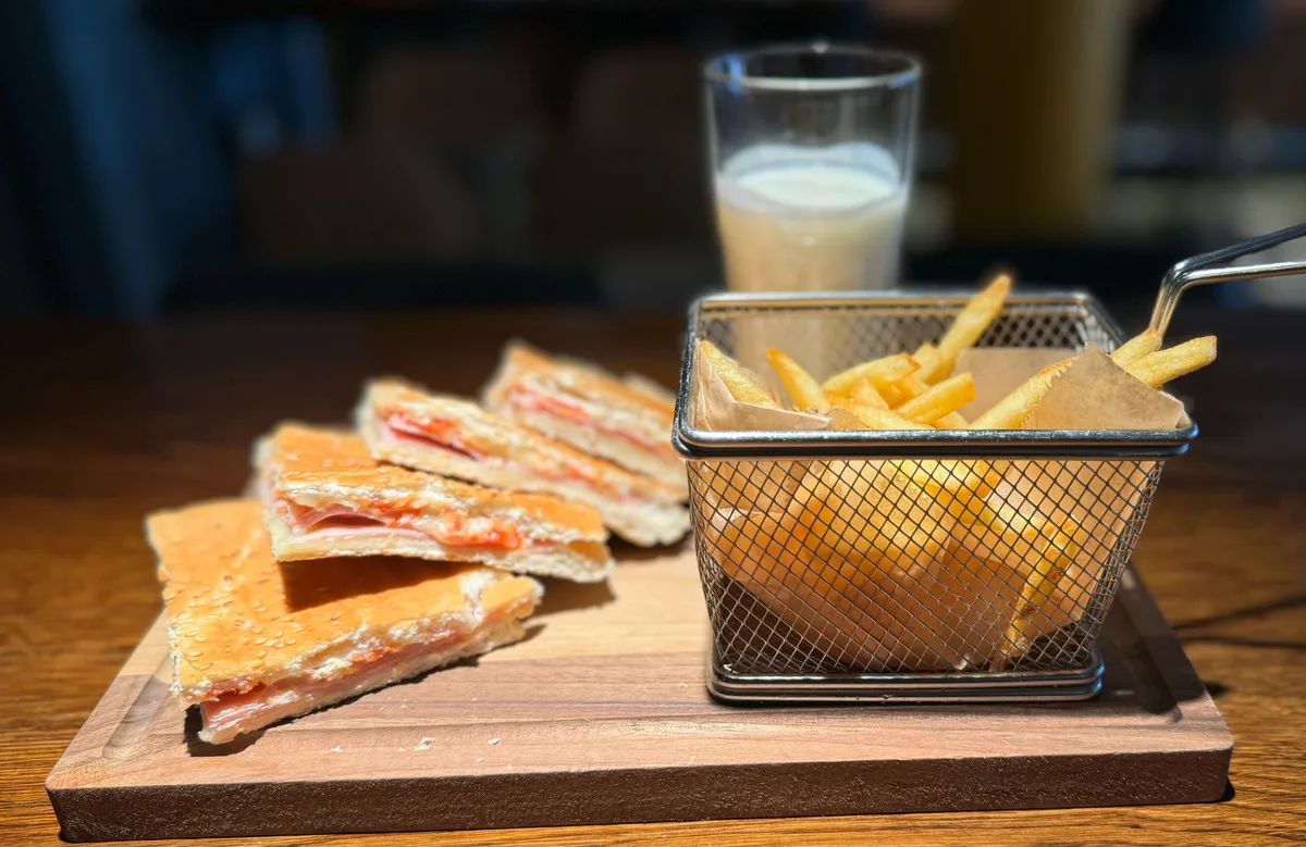 TOST sa suvim vratomandkajmakom
