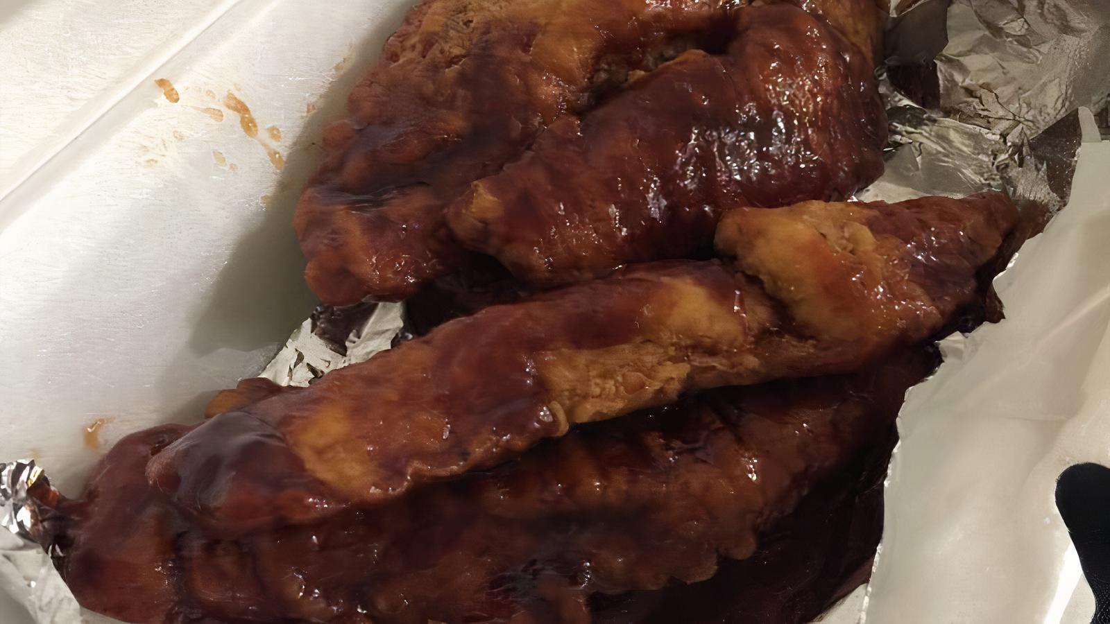 Buffalo, BBQ, Honey BBQ and Teriyaki Wings (10 Pieces)