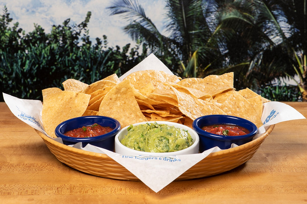 Fresh Guacamole w/ Chips and Salsa