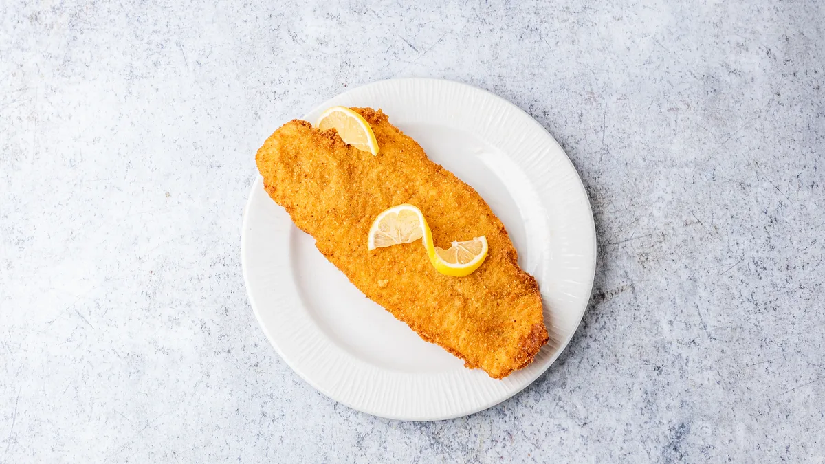 Rántott tengeri hal filé +köret