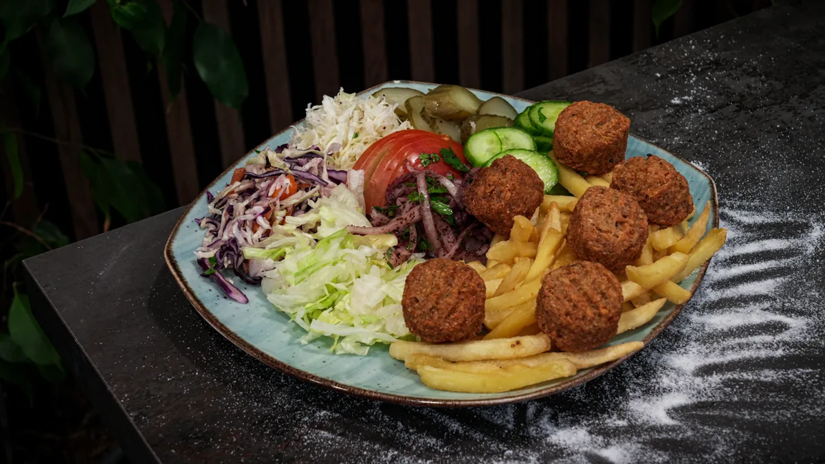 Falafel la farfurie