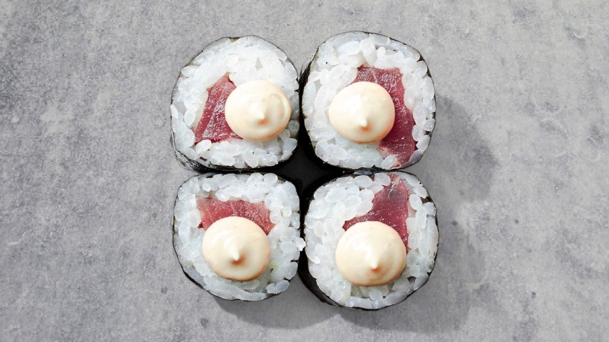 76. Hosomaki Spicy Tuna