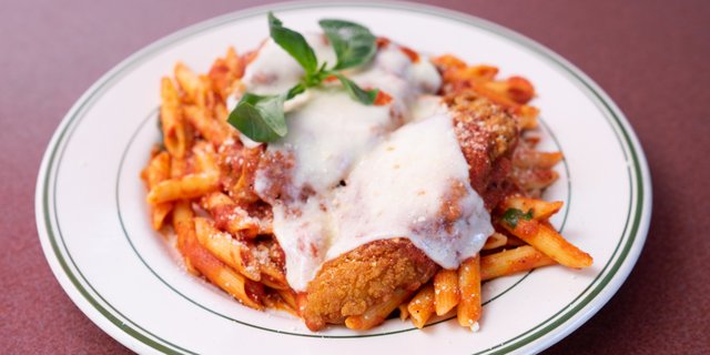 Pasta w/ Chicken Parmesan
