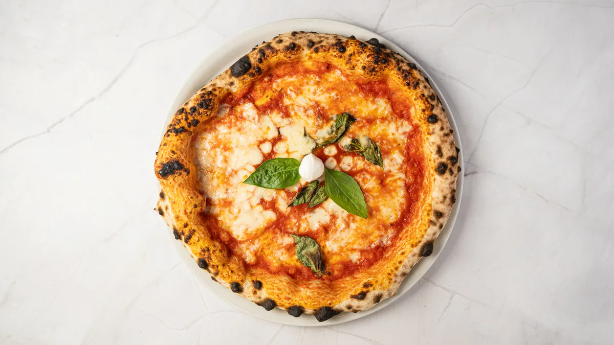 Pizza Margherita (V)