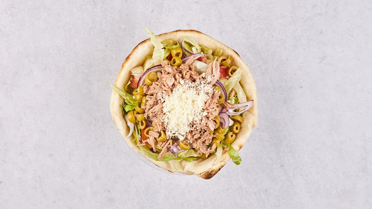 Grécky šalát v Pizzovom klobúčiku