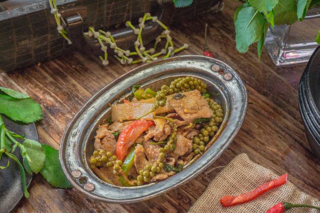 Pad Phed (Fresh Chili)