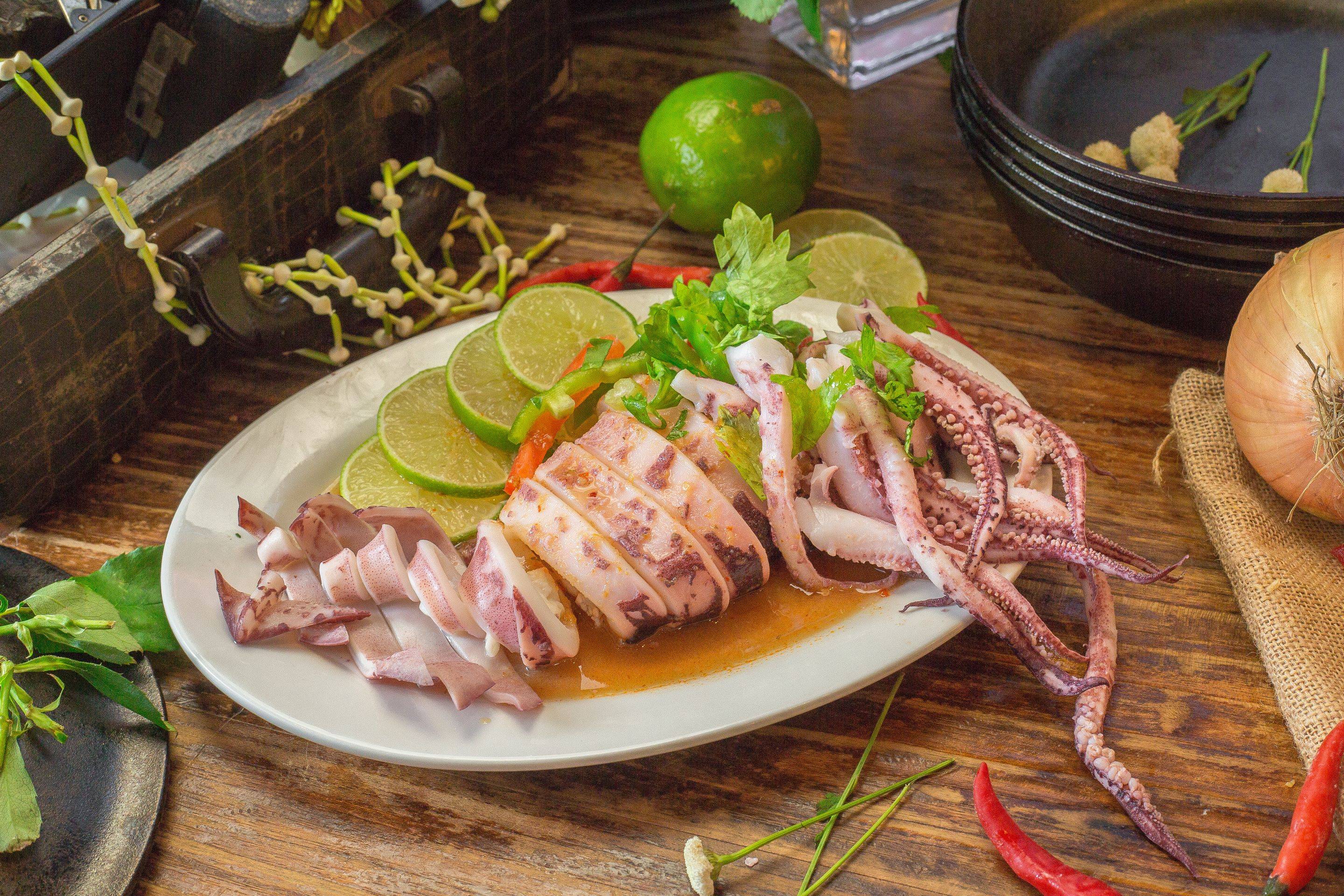 Pla Muk Nueng Manow ( Lime Squid)