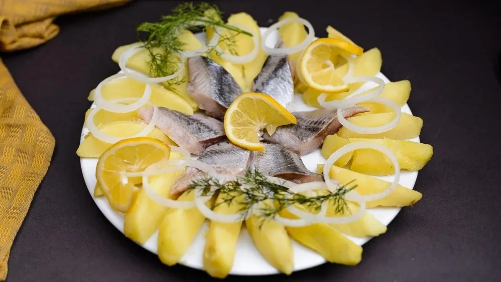 Herring with boiled potato