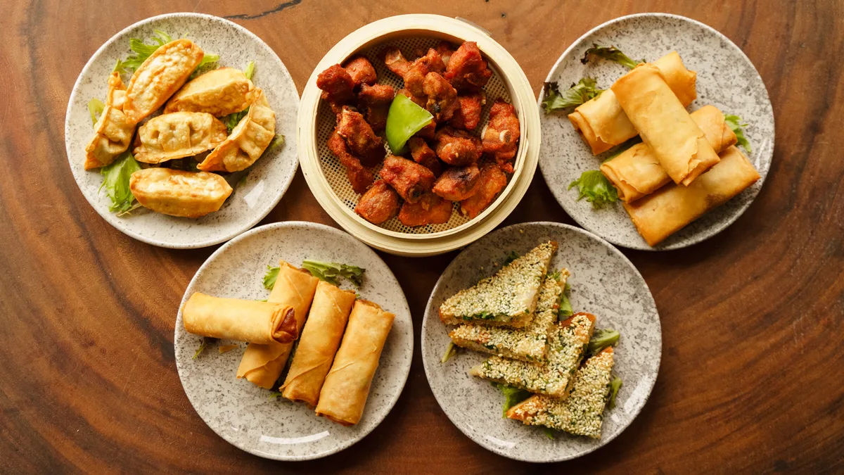 Spring Rolls (10 stk) (V)