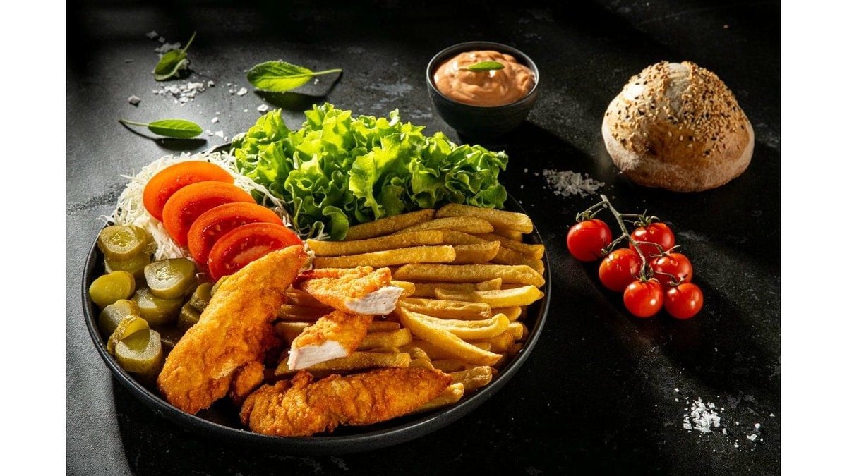 Meniu Pui crispy la farfurie